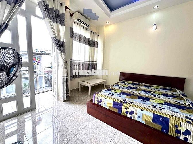 Phòng ban công 1 người ở hẻm 417 Quang Trung