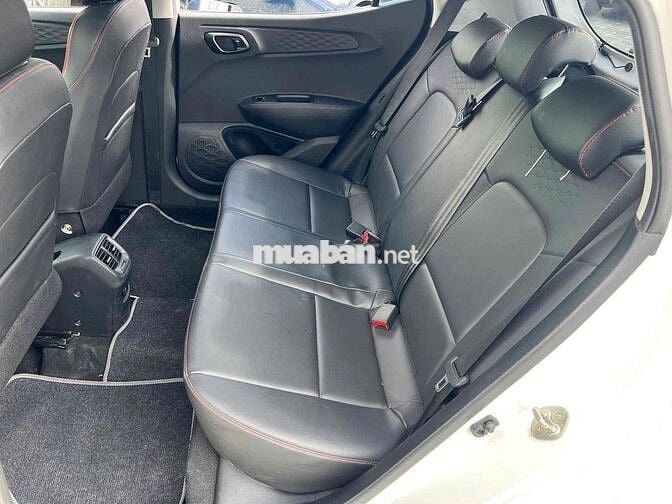 Hyundai i10 AT 2021 Trắng 27000 km Tự động