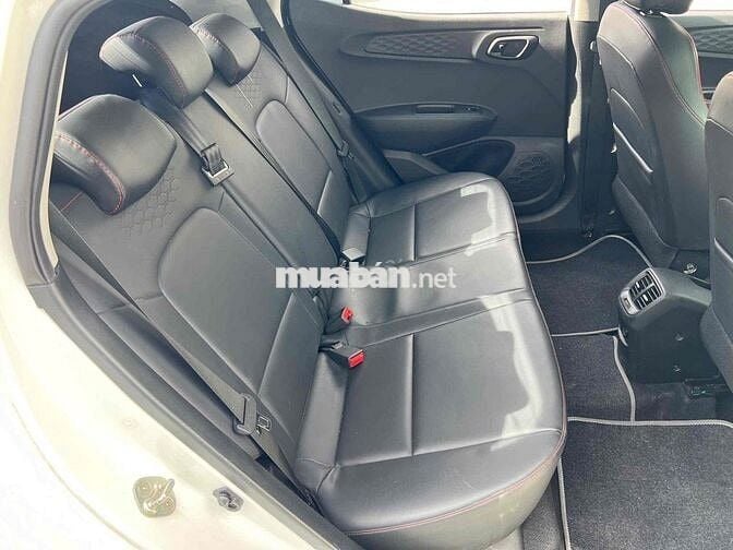 Hyundai i10 AT 2021 Trắng 27000 km Tự động