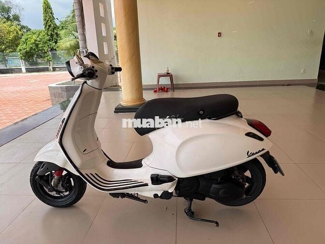 Gia đình cần bán Vespa Sprint 2015