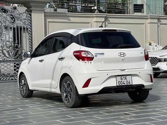 Hyundai i10 AT 2021 Trắng 27000 km Tự động