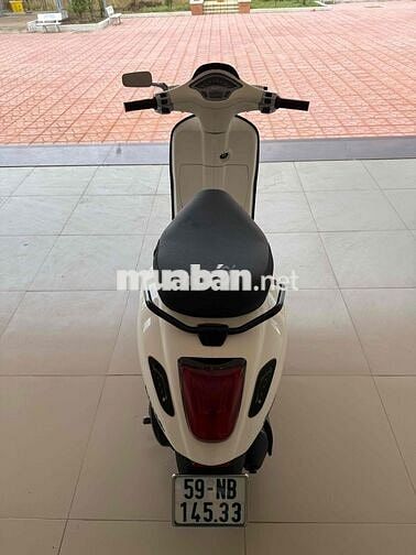 Gia đình cần bán Vespa Sprint 2015