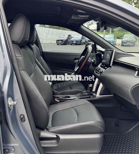 Toyota Corolla Cross 1.8V 2021 nhập thái