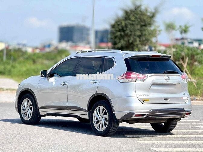 Nissan X-Trail bản full 7 chỗ Bạc