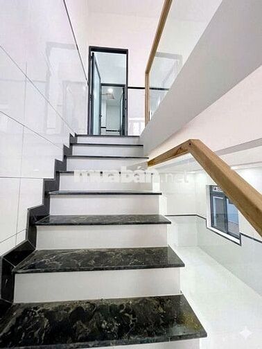 BÁN NHÀ TÂN THỚI HIỆP 21 HẺM XE HƠI THOÁNG, GIÁ 1 TỶ 2 CÒN TL.