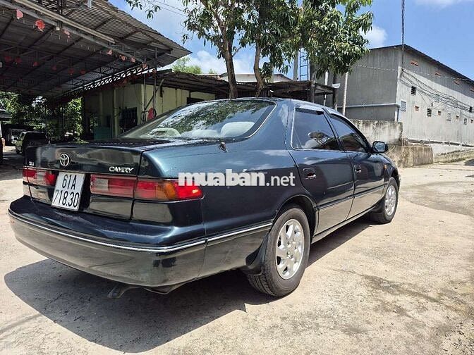 Toyota Camry 1998 Xanh đen