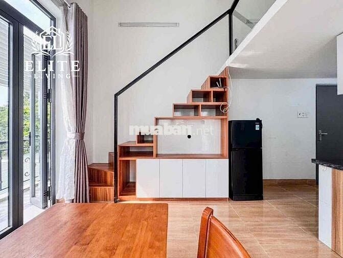 ĐI BỘ QUA ĐẠI HỌC KINH TẾ UEH QUẬN 10