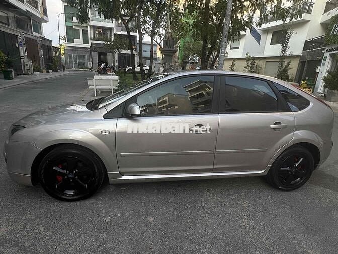 Ford Focus 2006 Bạc