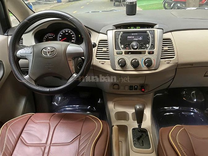 Gia đình cần bán xe Toyota Innova bản 2.0G số tự động SX 2014