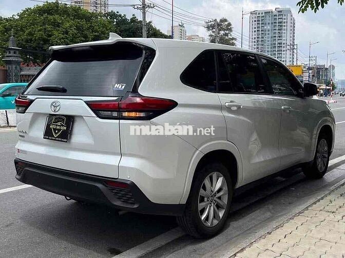 Toyota Innova Cross 2.0V 2025 8000 km Trắng