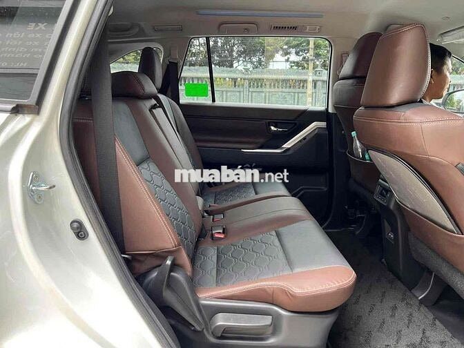 Toyota Innova Cross 2.0V 2025 8000 km Trắng