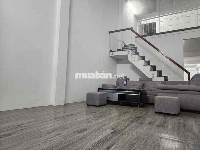 NHÀ GÁC ĐÚC ĐẸP GIÁ RẺ KẸP ĐƯỜNG HÔNG 3 MẶT THOÁNG