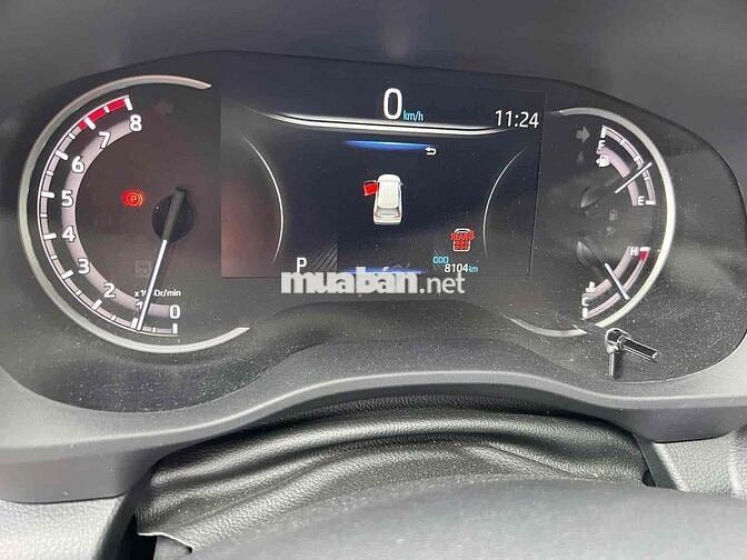 Toyota Innova Cross 2.0V 2025 8000 km Trắng