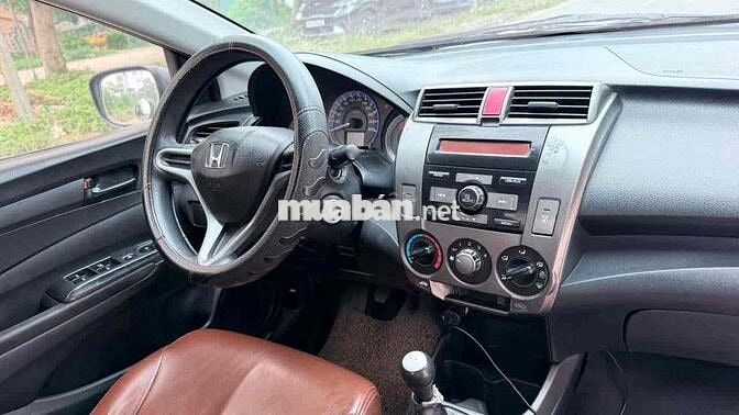 Honda City 2014 Số sàn Xanh đậm Ghế da