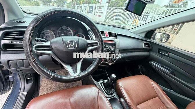 Honda City 2014 Số sàn Xanh đậm Ghế da