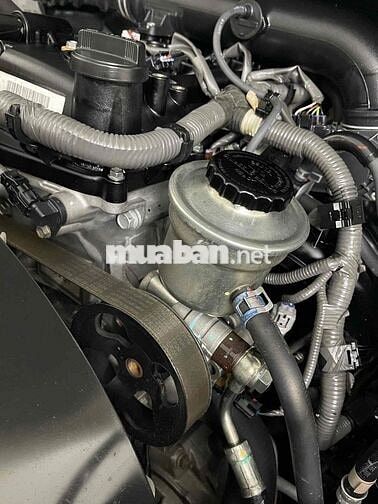 Toyota Innova 7 chỗ Số sàn Trắng
