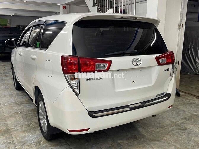 Toyota Innova 7 chỗ Số sàn Trắng