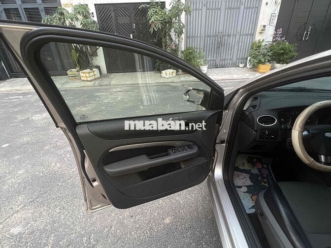 Ford Focus 2006 Bạc