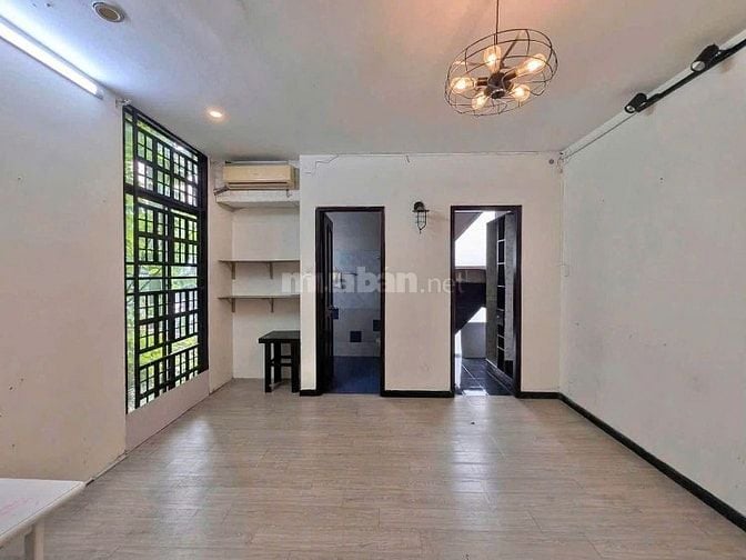 Biệt Thự Vườn Khu VIP Lê Văn Sỹ, 10m x 15m, 3 Tầng, có hồ bơi 