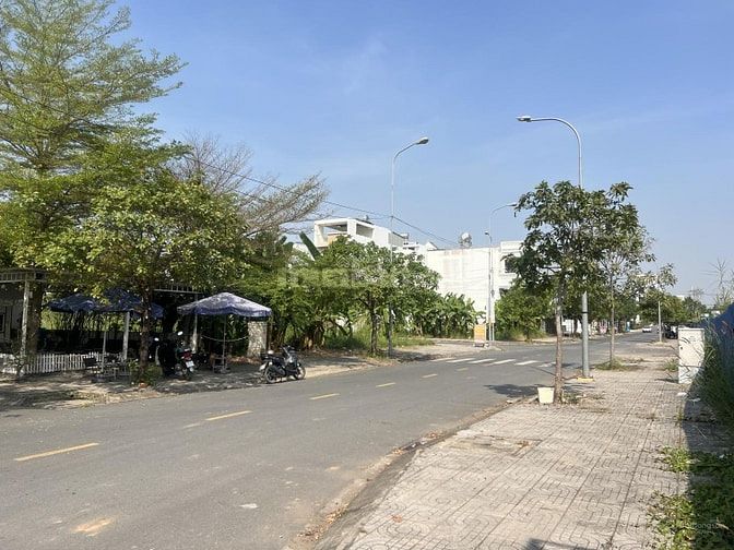 Góc 2 mặt tiền đường 16m, 6.5x22 giá 10.2 tỷ KDC Đào Sư Tích Residence