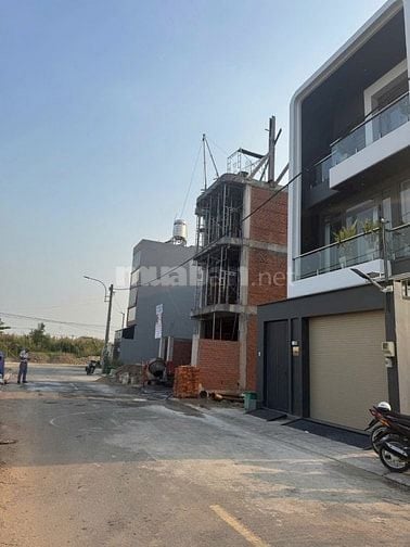 BÁN ĐẤT BƯNG ÔNG THOÀN SỔ ĐỎ DỰ ÁN Q9 NỀN 3 MẶT TIỀN VIP NHẤT KDC. 