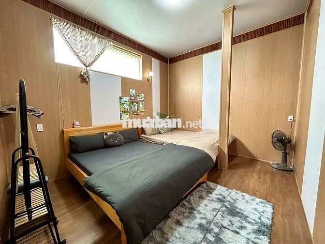 CHO THUÊ CĂN HỘ 2 PN FULL NỘI THẤT CÓ BAN CÔNG ĐƯỜNG HÙNG VƯƠNG
