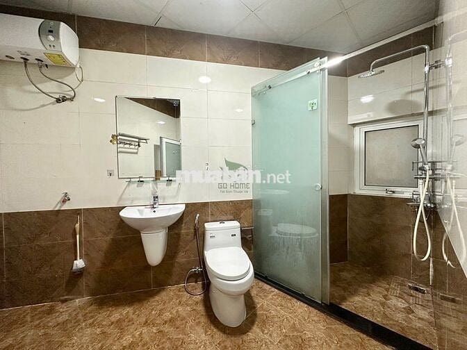 CHO THUÊ NHÀ NGUYÊN CĂN 1 PHÒNG NGỦ CÓ SÂN ĐƯỜNG MÊ LINH