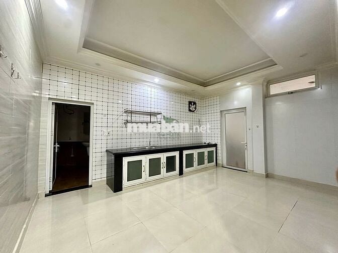 CHO THUÊ NHÀ NGUYÊN CĂN 1 PHÒNG NGỦ CÓ SÂN ĐƯỜNG MÊ LINH