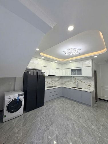 Bán nhà mới đẹp 5 tầng HXH Nguyễn Thị Huỳnh, 49m2 giá chỉ 11,9 tỷ.