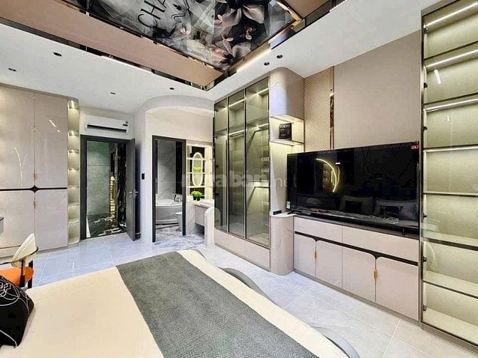 ⭐️Siêu phẩm 5 Lầu THANG MÁY tuyệt đẹp Cao cấp đường rộng 12m góc 2 mặt