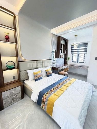 Bán gấp nhà 5x14m, có thang máy, mới xây 4 tầng 