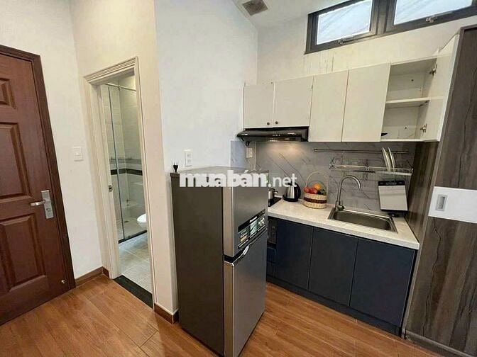 Căn hộ studio có nội thất - có bancon và dịch vụ dọn phòng- Hồ Hảo Hớn