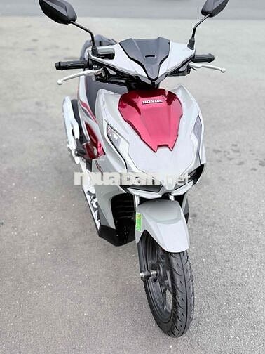 Honda Air Blade 125 2025 Trắng đỏ 160 km