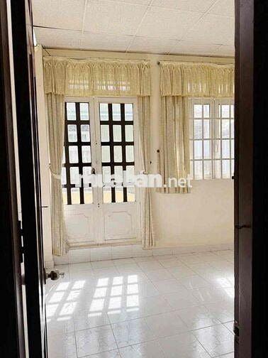 Nhà nguyên căn Đường Huỳnh Văn Bánh cho thuê