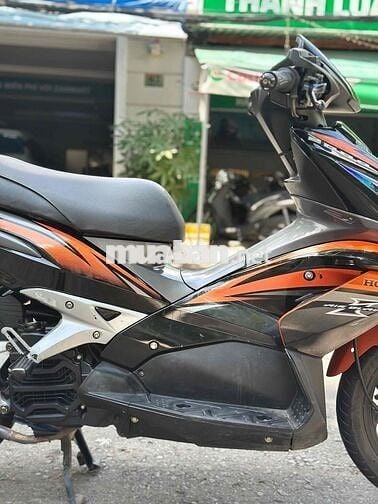 Honda Air Blade 2011 Cam đen