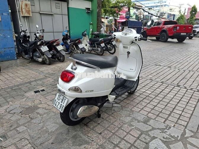 Piaggio Vespa LX125