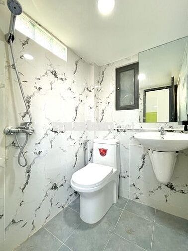 PHÒNG BAN CÔNG MỚI XÂY GẦN VÒNG XOAY LÊ ĐẠI HÀNH - LOTTE