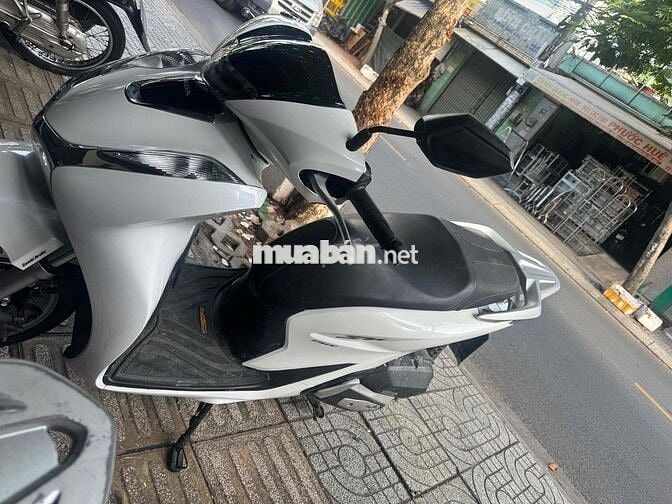 Honda SH 150 Trắng