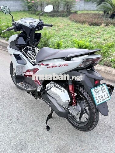 Honda Air Blade 125 2025 Trắng đỏ 160 km