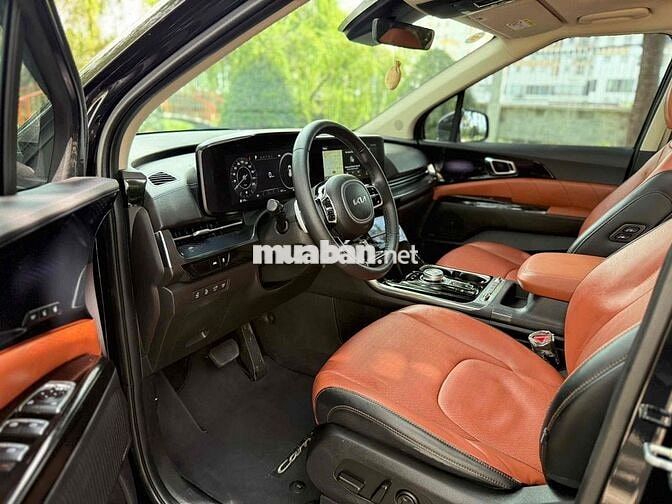KIA Carnival Signature Full Xăng 6 vạn km Đen