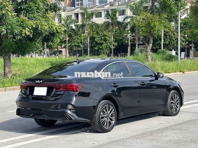 KIA K3 Premium 2.0AT 2022 Đen 28.000 km