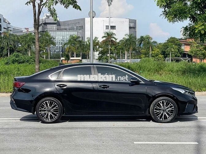 KIA K3 Premium 2.0AT 2022 Đen 28.000 km