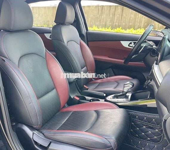 KIA K3 Premium 2.0AT 2022 Đen 28.000 km