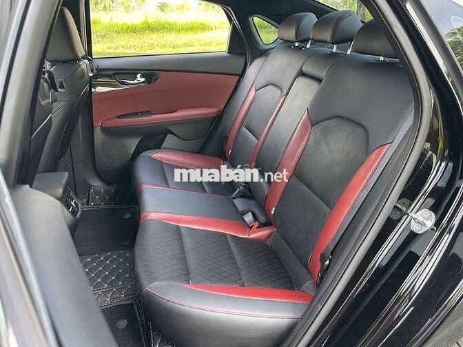 KIA K3 Premium 2.0AT 2022 Đen 28.000 km
