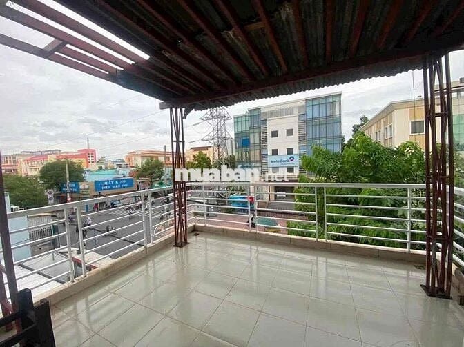 ✅Nhà thuê nguyên căn Mặt tiền Phạm Thế Hiển P5, DT: 4x12m, 3 tầng