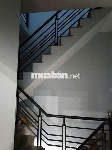 Bán Nhà 3 Tầng Nở Hậu .. Hẻm Đường Trần Phú ( Quận 5 cũ ) ..4 tỷ hơn 