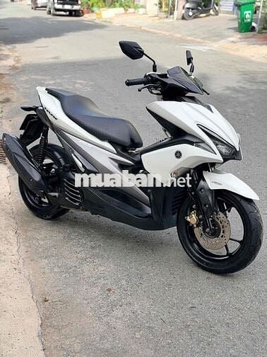 Yamaha NVX 155cc Trắng
