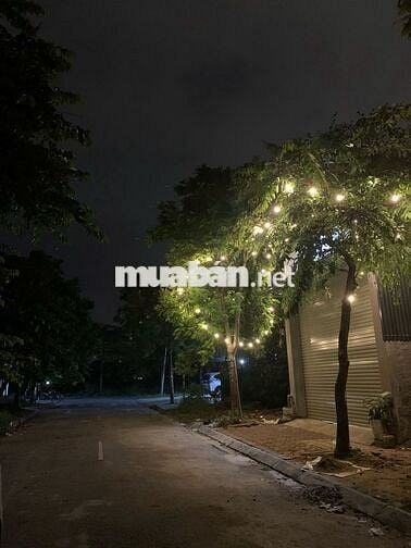 Cho thuê nhà thép/kho 110m2 mới dựng, sát sân bay Nội Bài