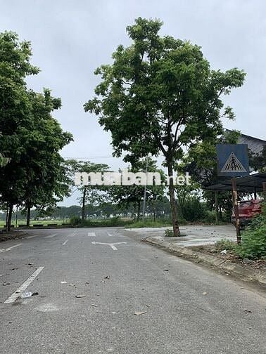 Cho thuê nhà thép/kho 110m2 mới dựng, sát sân bay Nội Bài