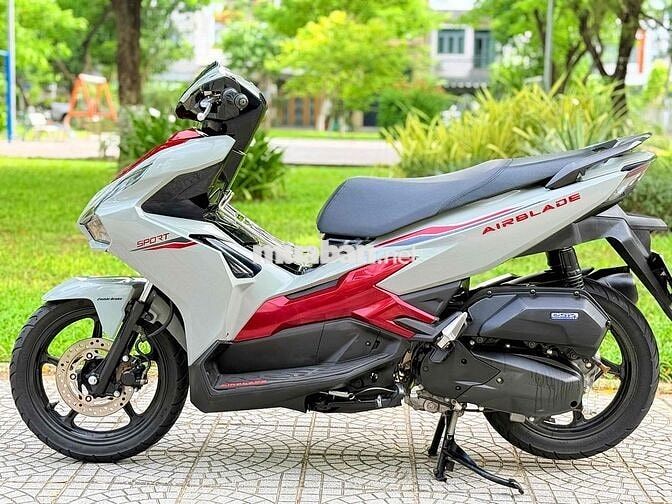 Honda Air Blade 2025 Trắng đỏ Tự động